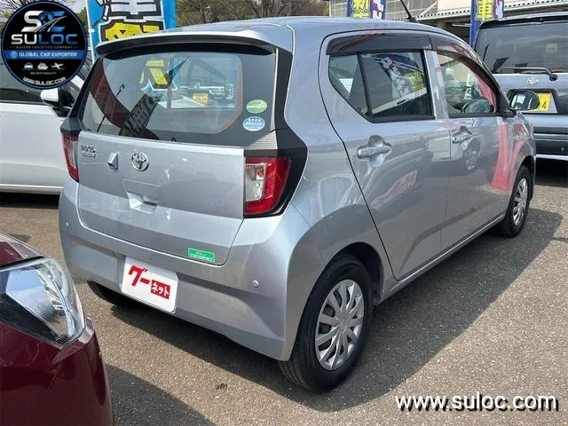 TOYOTA PIXIS EPOCH X SA III 2 gallery